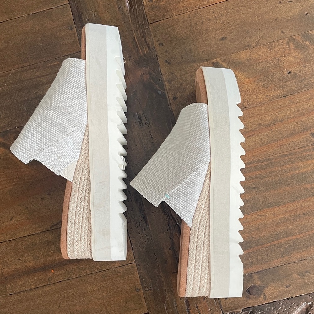TOMS Slide Sandals